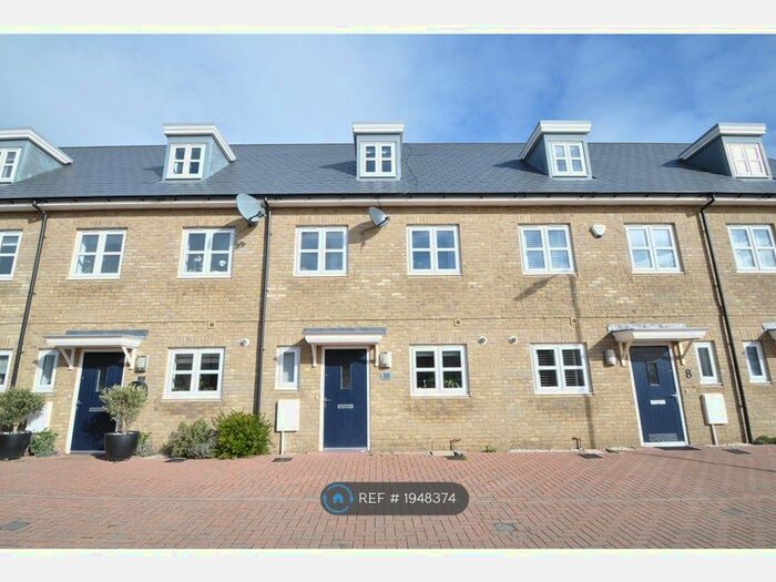 3 Bedroom Terraced House To Rent In Newton Avenue, Aylesbury, HP18