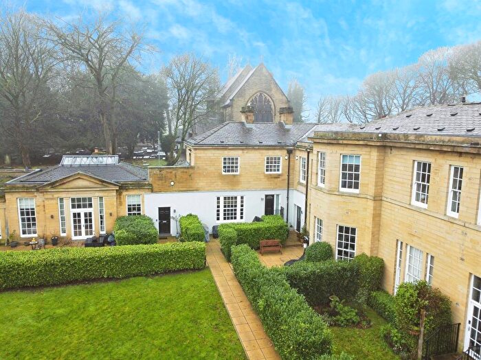 3 Bedroom Terraced House For Sale In Chapel Lane, New Farnley, Leeds, LS12