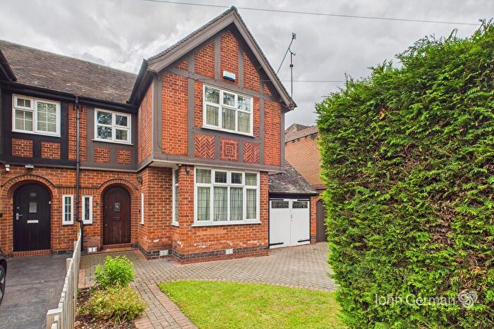 4 Bedroom Semi-Detached House For Sale In Whitaker Road, Derby, DE23