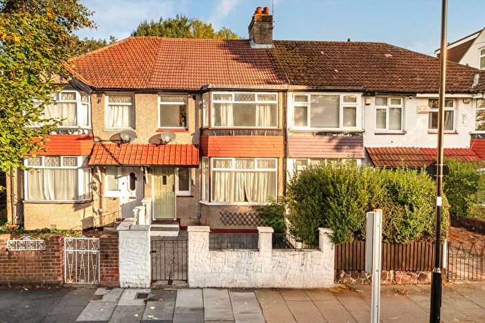 3 Bedroom Property To Rent In Studland Road, Hanwell, W7