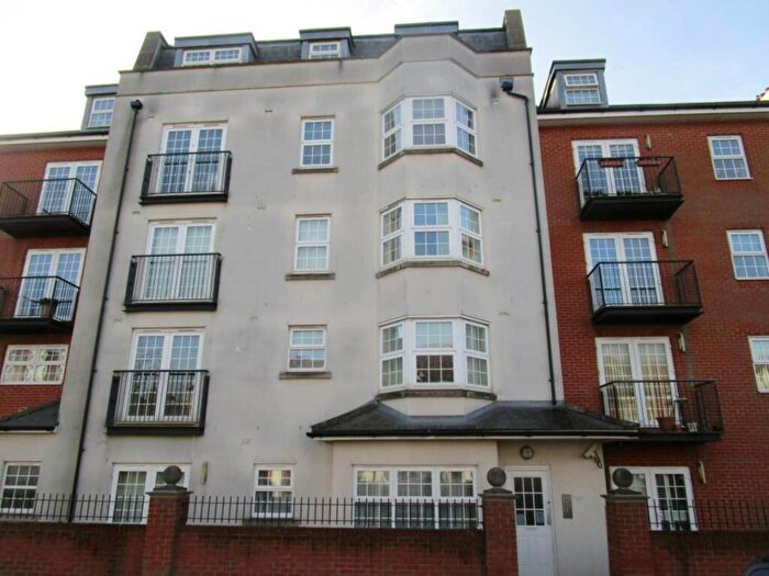 1 Bedroom Flat To Rent In Regents Court, Southend On Sea, SS1