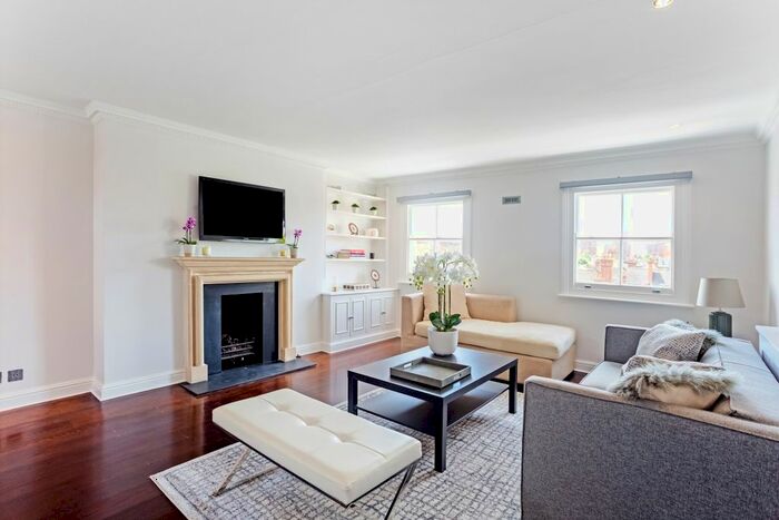 4 Bedroom Flat To Rent In Oakley Street, London, SW3