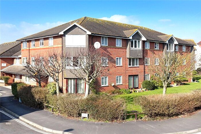 1 Bedroom Flat To Rent In Irvine Road, Littlehampton, West Sussex, BN17