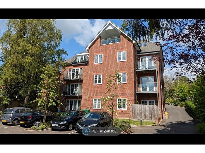 2 Bedroom Flat To Rent In Strata House, High Wycombe, HP12