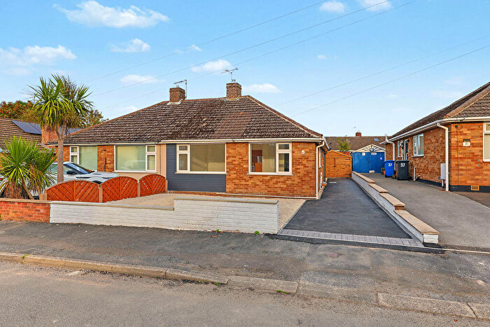 2 Bedroom Semi-Detached Bungalow For Sale In Ling Road, Walton, Chesterfield, S40
