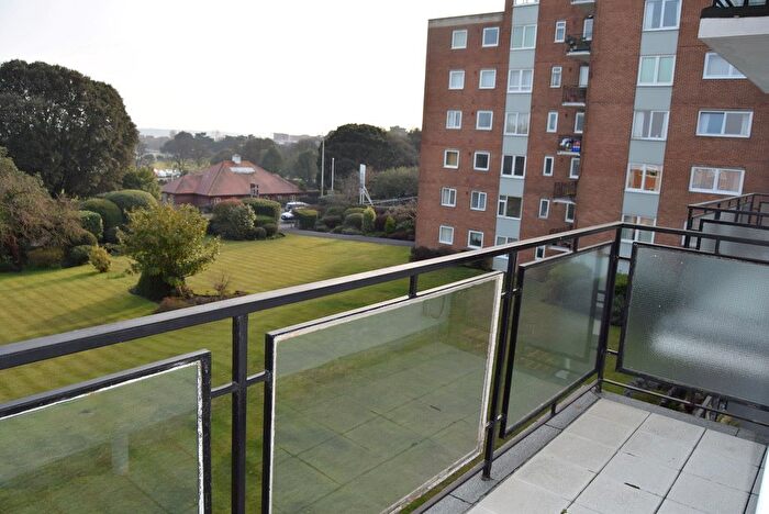 2 Bedroom Flat For Sale In Flat Churchfield Court, - Parkstone Road, Poole, Dorset, BH15