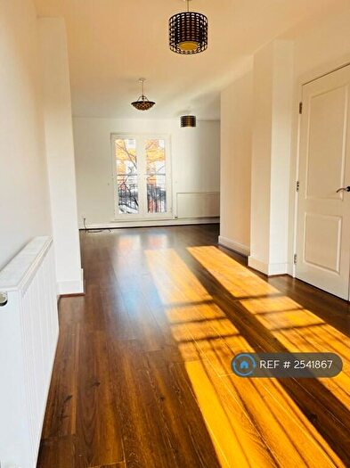 3 Bedroom Terraced House To Rent In Kelham Drive, Nottingham, NG5