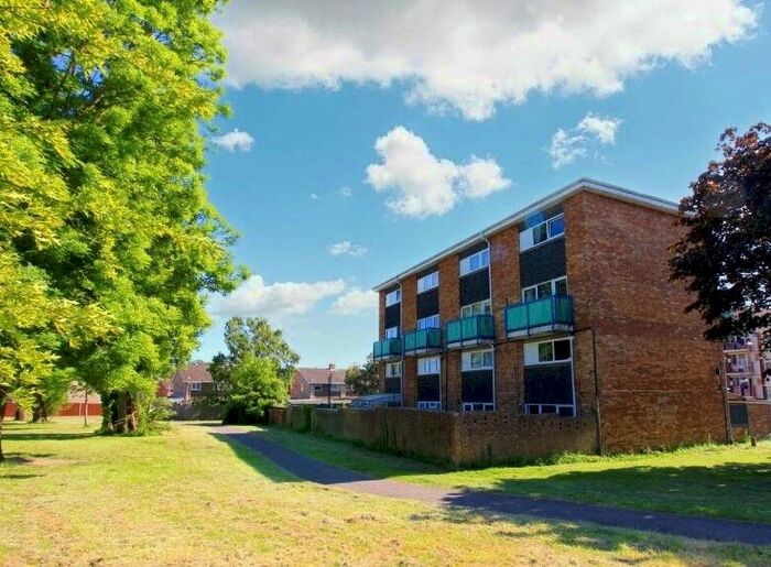 2 Bedroom Maisonette To Rent In Nashe Way, Fareham, PO15