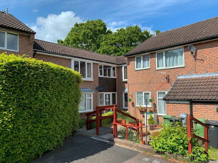 Studio To Rent In Creedy Gardens, West End, Southampton, SO18