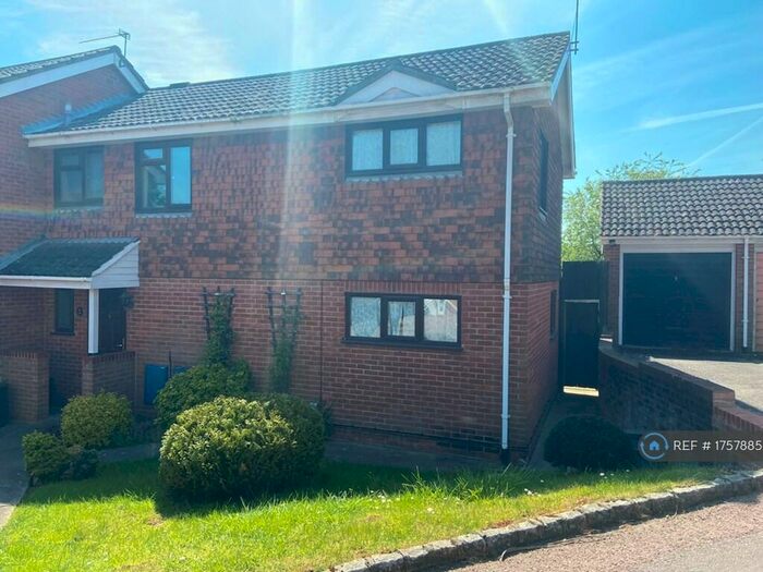 3 Bedroom End Of Terrace House To Rent In Felthorpe Close, Reading, RG6