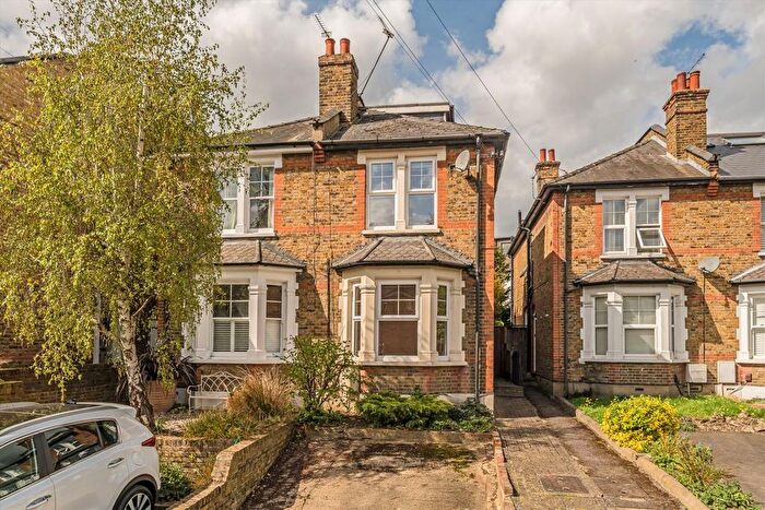 2 Bedroom Property To Rent In The Bittoms, Kingston Upon Thames, KT1