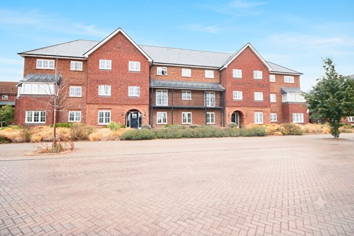 2 Bedroom Flat For Sale In Franklin Gardens, Didcot, OX11