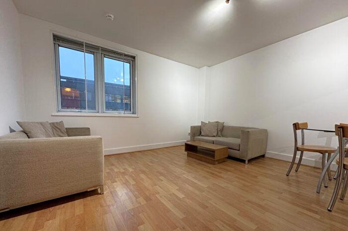 1 Bedroom Flat To Rent In Commercial Road, Aldgate, E1