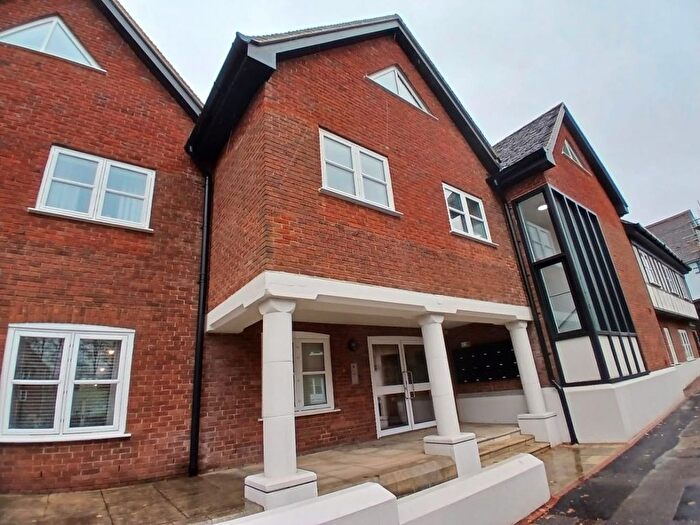 2 Bedroom Flat To Rent In West Street, Reigate, RH2