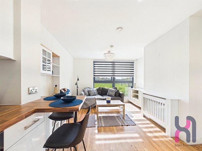 1 Bedroom Flat To Rent In Manchester Waters, Pomona Strand, Old Trafford, Manchester, M16