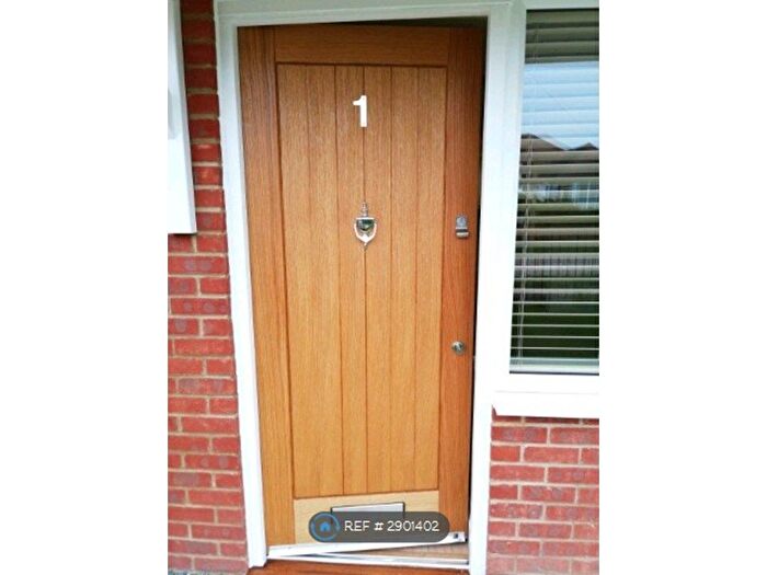 2 Bedroom Flat To Rent In Lavender Grove, Westcliff-On-Sea, SS0