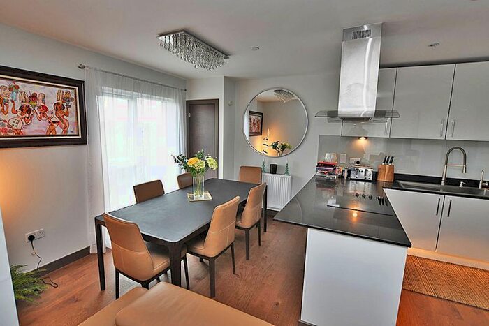 2 Bedroom Flat To Rent In Rosalind Drive, Maidstone, ME14