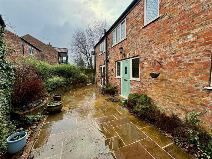 3 Bedroom Property To Rent In Ash Close, Main Street, Newton On Derwent, York, YO41