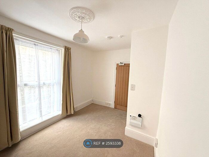 1 Bedroom Flat To Rent In Ermington Terrace, Plymouth, PL4