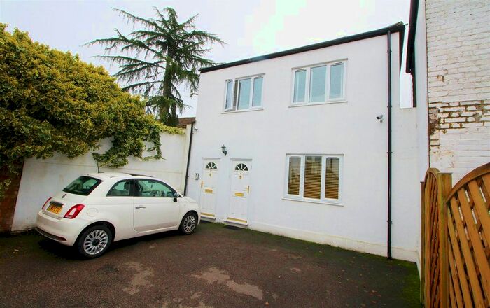 1 Bedroom Maisonette To Rent In High Street, Elstree, Borehamwood, WD6