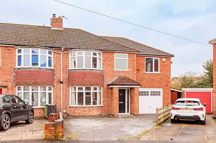 4 Bedroom Semi-Detached House For Sale In Manor Park Close, York, YO30