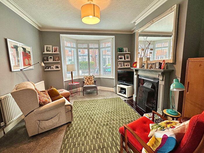 3 Bedroom Terraced House For Sale In Holly Road, Abington, NN1
