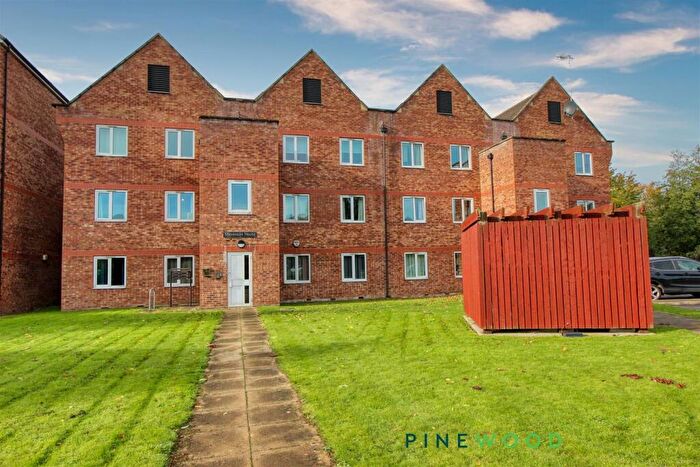 2 Bedroom Apartment For Sale In Stevenson House, Tapton Lock Hill, Tapton, Chesterfield, Derbyshire, S41