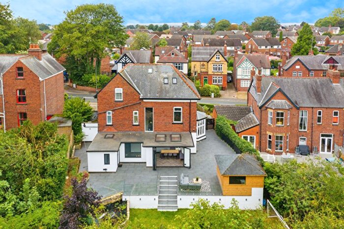 6 Bedroom Detached House For Sale In Carleton Road, Pontefract, WF8