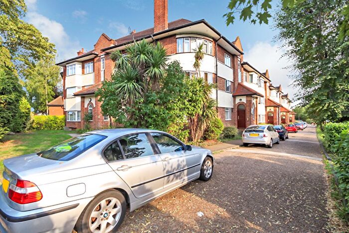 3 Bedroom Flat To Rent In Clitheroe Court, Alexandra Avenue, Rayners Lane, Harrow, HA2