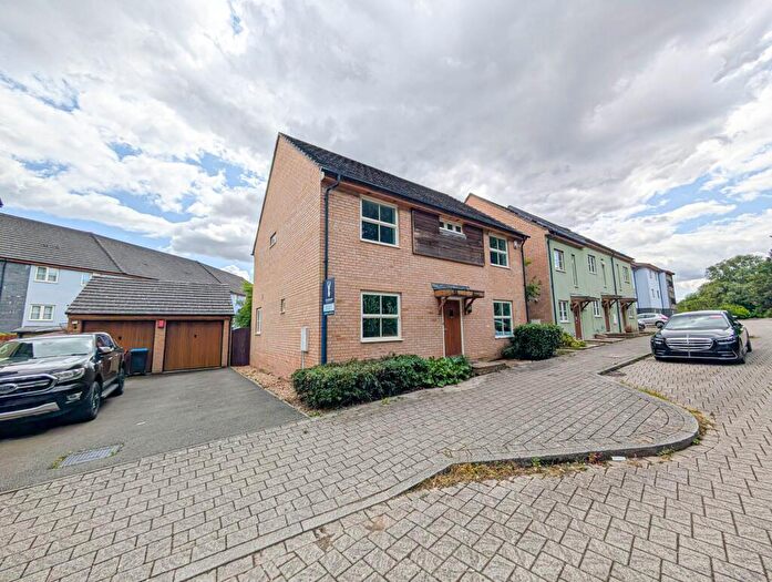 4 Bedroom Detached House To Rent In Flexerne Crescent, Ashland, MK6