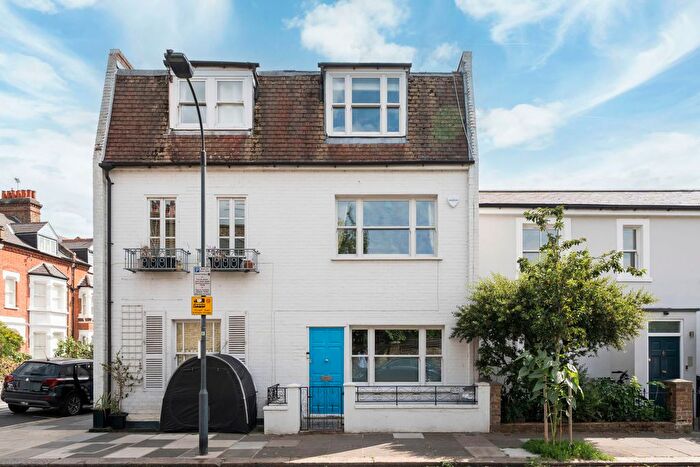 3 Bedroom Terraced House For Sale In Wellesley Avenue, London, W6