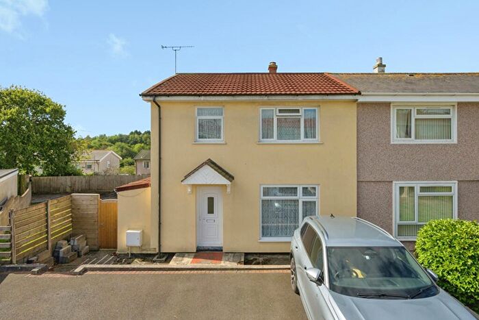3 Bedroom Semi Detached House For Sale In Stowe Gardens, Plymouth, Devon, PL5