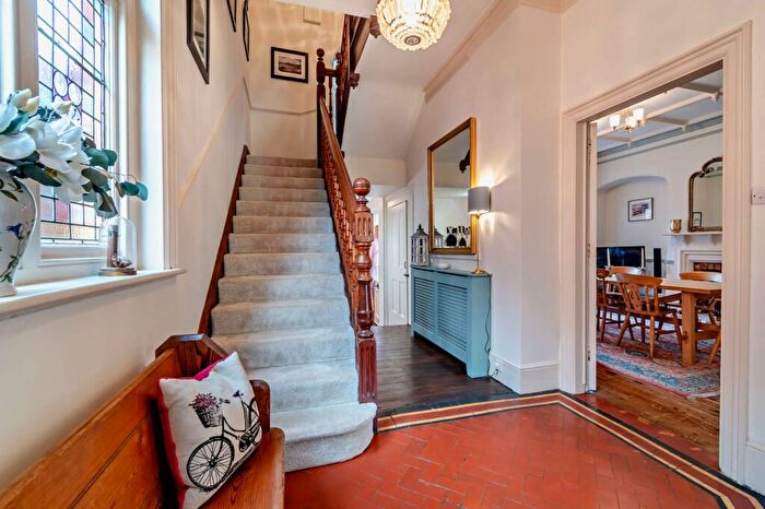 5 Bedroom Character Property For Sale In Oxford Road, Banbury, OX16