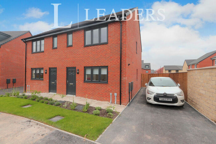 3 Bedroom Semi-Detached House To Rent In Limestone Avenue, Clay Cross, S45