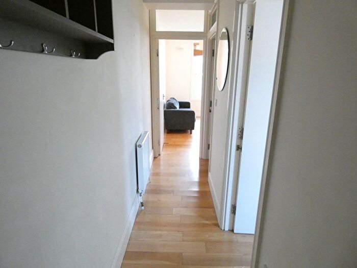 1 Bedroom Flat To Rent In Hewlett Road, Bow, E3