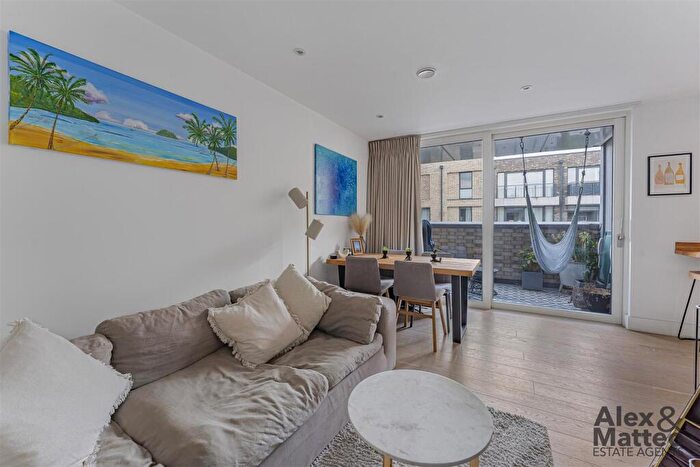 1 Bedroom Flat To Rent In Quebec Way, Canada Water, SE16