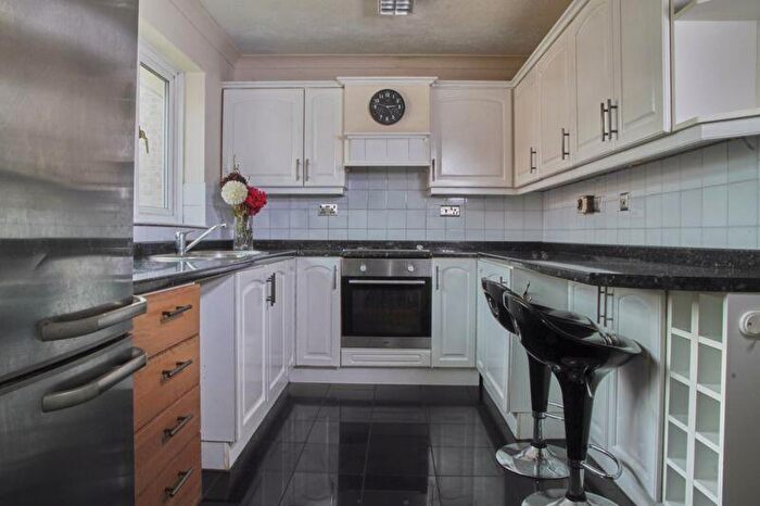 5 Bedroom Detached House For Sale In Florida Drive, Exeter, EX4