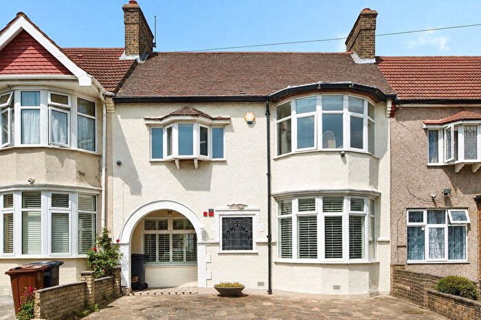 3 Bedroom Terraced House For Sale In Cranleigh Gardens, Barking, London, IG11