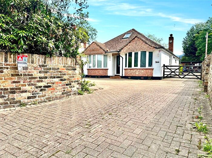 3 Bedroom Detached House For Sale In Fernhill Road, Farnborough, Hampshire, GU14