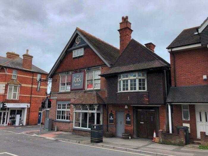 1 Bedroom Flat To Rent In Abbotsbury Road, Weymouth, DT4