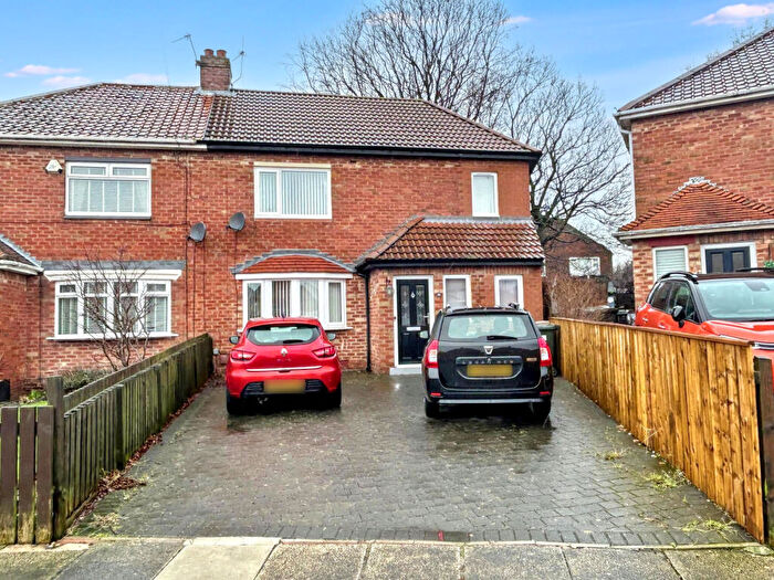 3 Bedroom Semi Detached House For Sale In Clousden Drive, Forest Hall, Newcastle Upon Tyne, Tyne And Wear, NE12