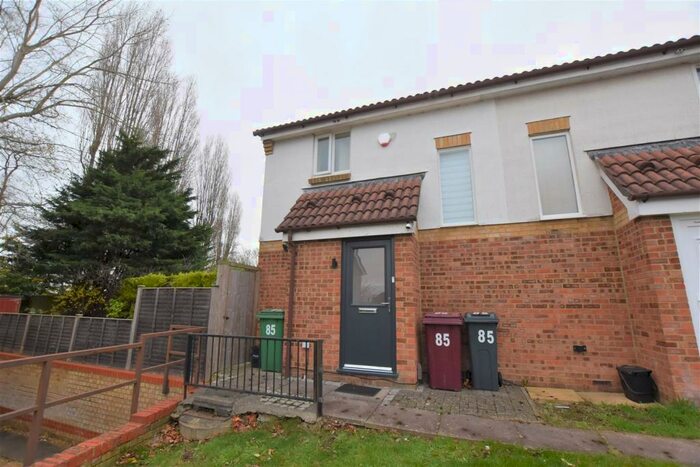 1 Bedroom Semi-Detached House To Rent In Waterloo Rise, RG2