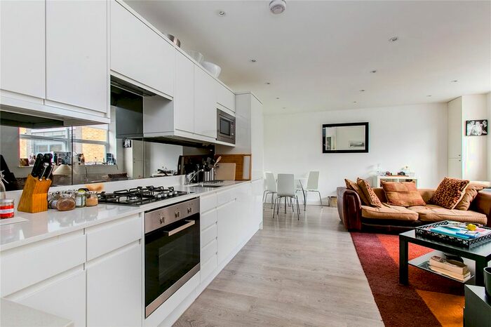 2 Bedroom Flat To Rent In Fulham High Street, Fulham, SW6