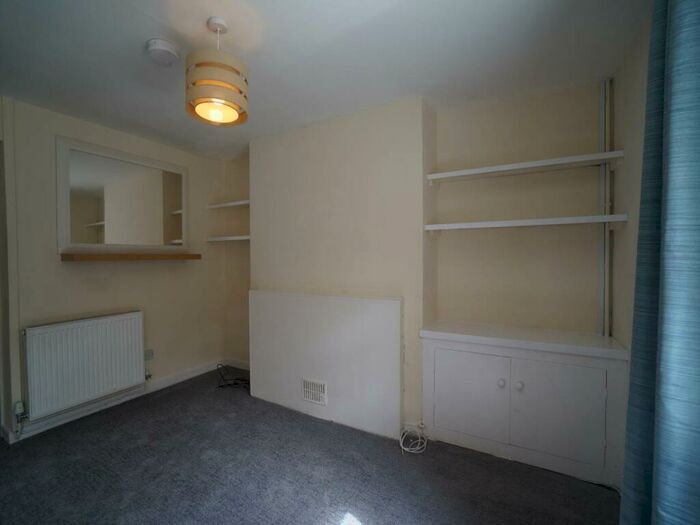 2 Bedroom House To Rent In Mason Street, Bangor, Gwynedd, LL57