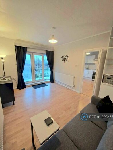 1 Bedroom Flat To Rent In Brantingham Road, Whalley Range, Manchester, M16