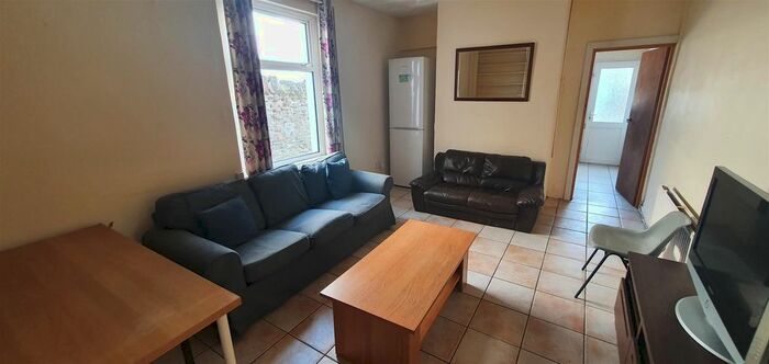 6 Bedroom Property To Rent In Ruthin Gardens, Cathays, Cardiff, CF24