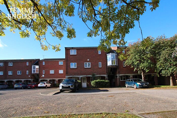 1 Bedroom Apartment For Sale In Eynsham Way, Basildon, SS13