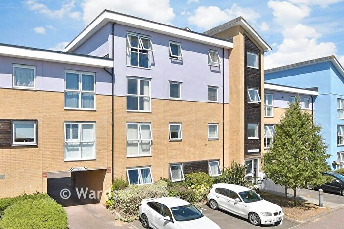 2 Bedroom Flat For Sale In Olympia Way, Whitstable, Kent, CT5