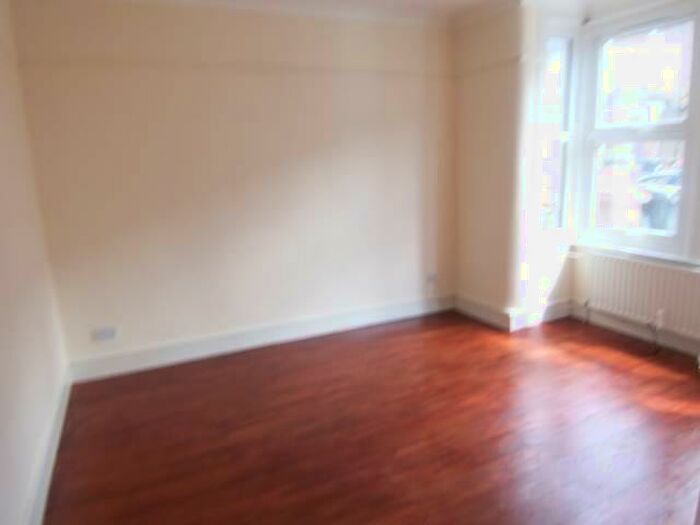 3 Bedroom House To Rent In Westward Road, Chingford, E4