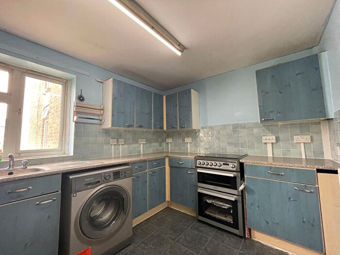 2 Bedroom Flat To Rent In Southall, UB2